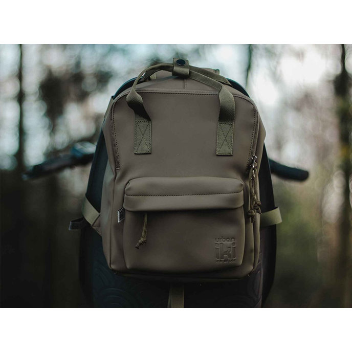 Iki gyermek hátizsák