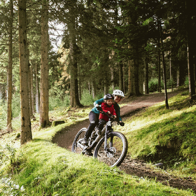 MTB vázra szerelhető kerékpár gyerekülés és kormány 