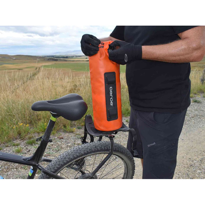 Vízálló táska narancssárga – 8l