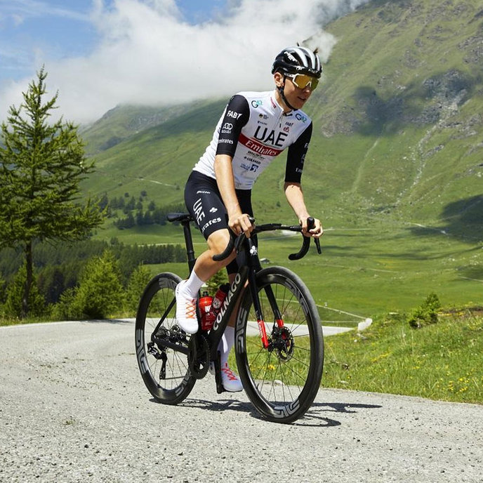 DMT KRSL Pogi karbon talpú országúti kerékpáros cipő fűzővel