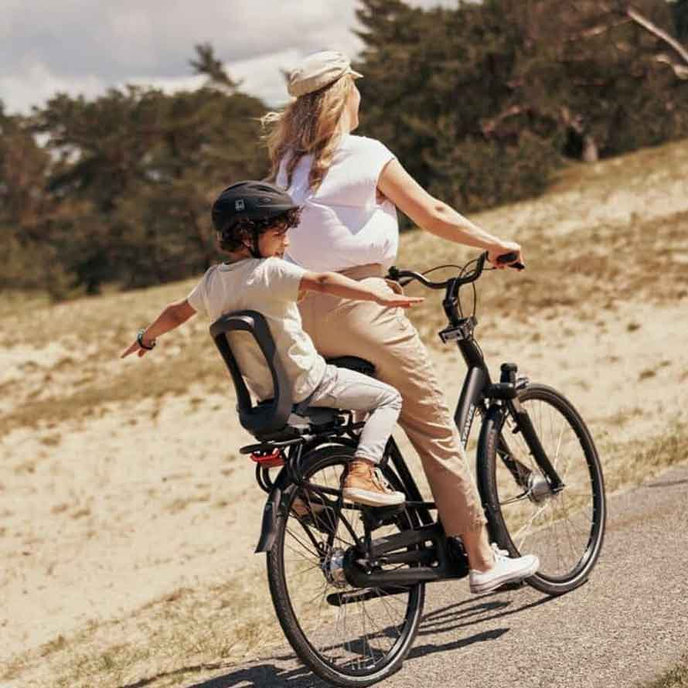 JUNIOR hátsó ülés tartó adapterrel