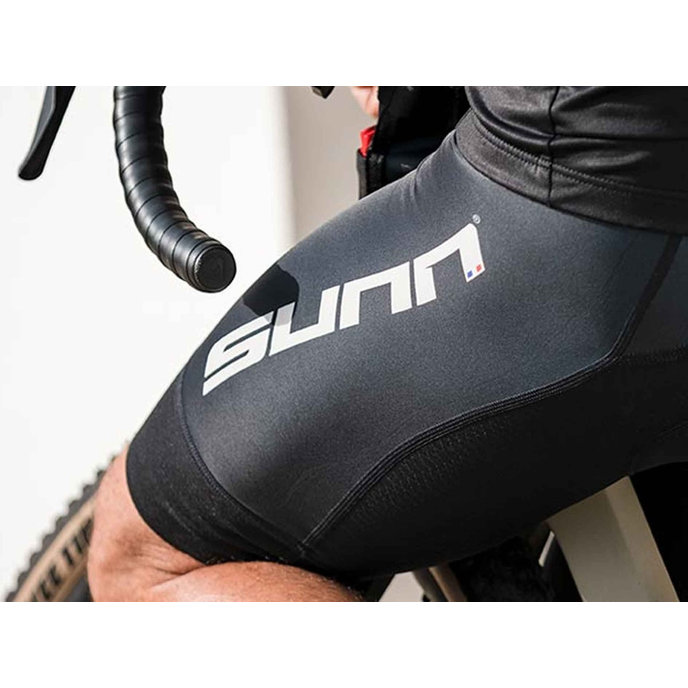 Kerékpáros rövidnadrág pántokkal