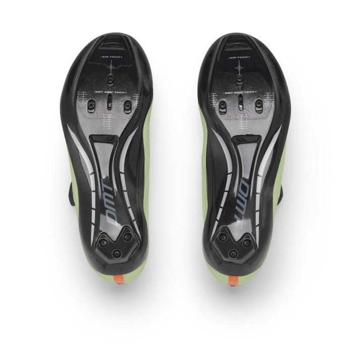 Országúti kerékpáros cipő karbon talppal és BOA DMT KR1 rendszerrel