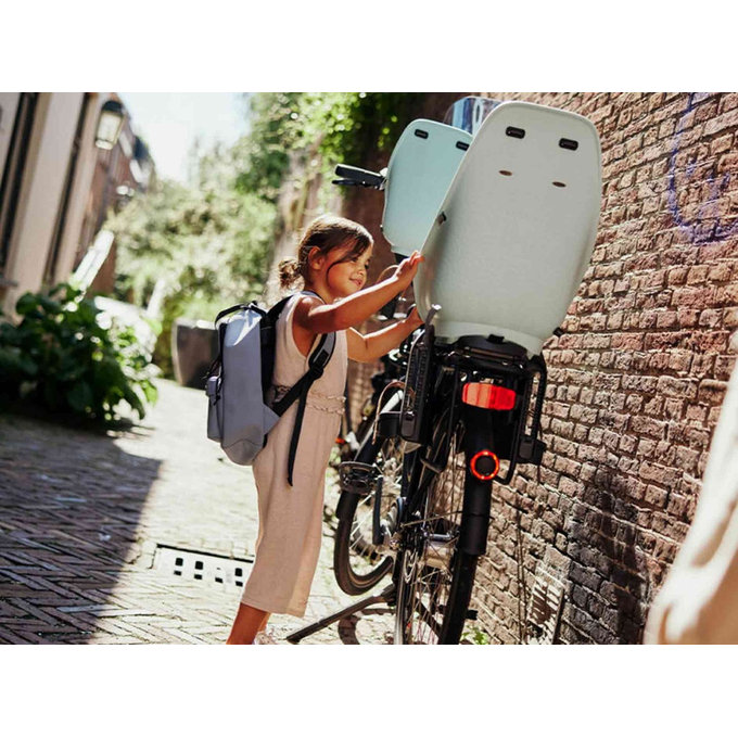 Iki gyermek hátizsák