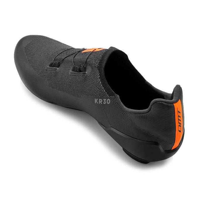 Országúti kerékpáros cipő karbon talppal és BOA DMT KR30 rendszerrel