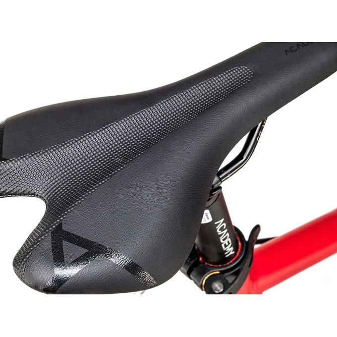 Grade 6 - 26" (140 cm-től)