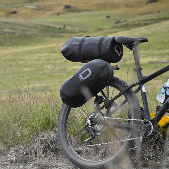 Vízálló táska fekete – 12l