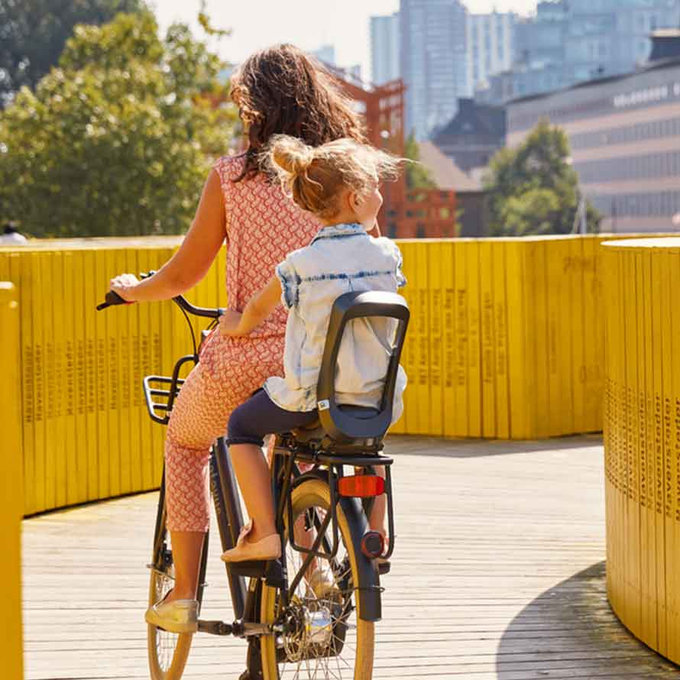 JUNIOR hátsó ülés tartó adapterrel