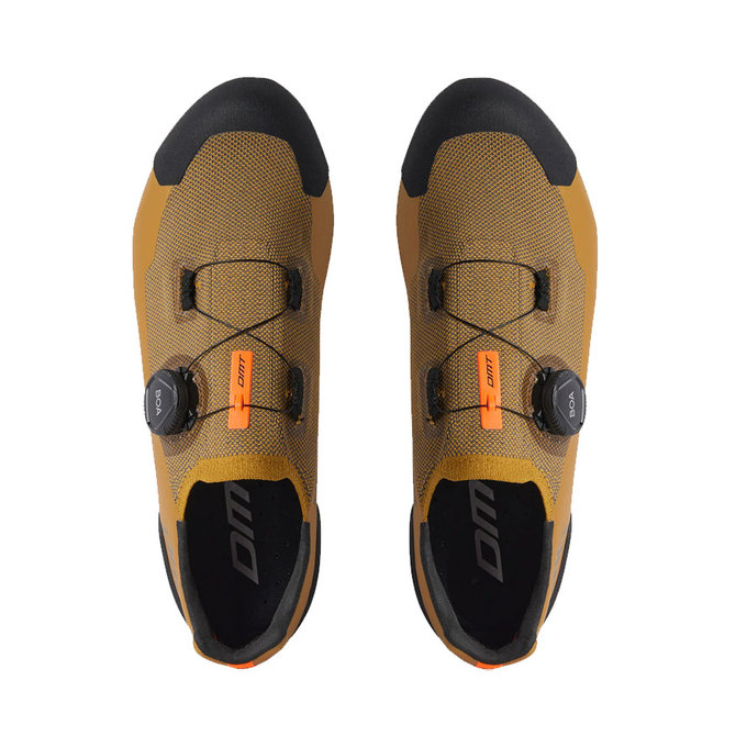 Mountain bike cipő karbon talppal és BOA rendszerrel DMT KM30