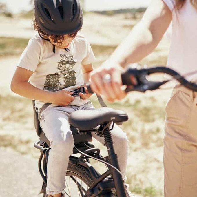 JUNIOR hátsó ülés tartó adapterrel