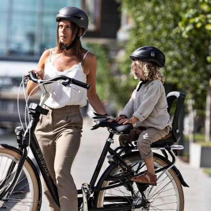 JUNIOR hátsó ülés tartó adapterrel