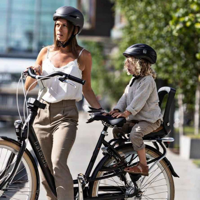 JUNIOR hátsó ülés tartó adapterrel