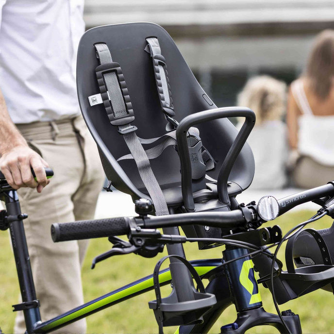 Első ülésen kerékpártartó