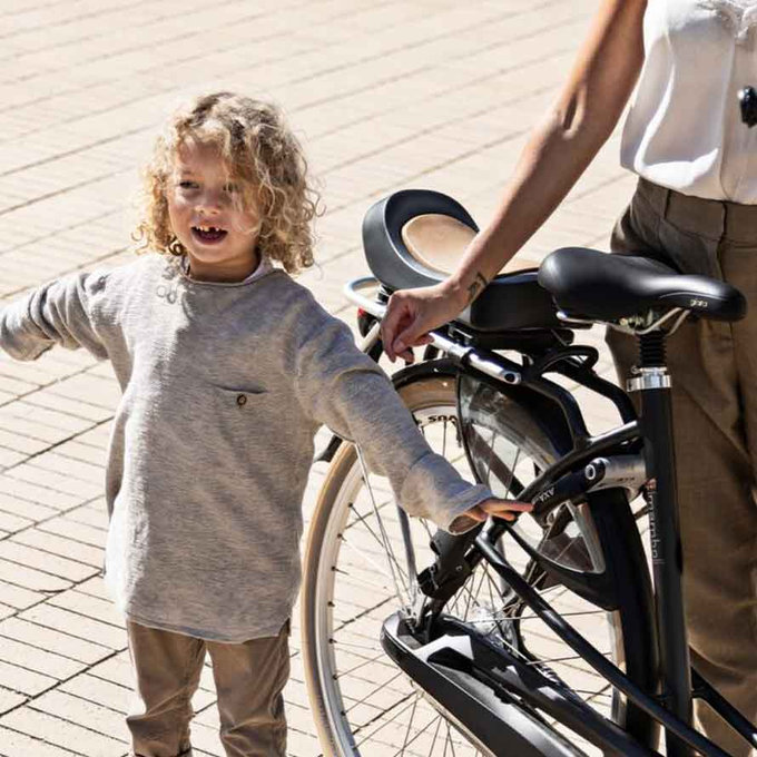 JUNIOR hátsó ülés tartó adapterrel