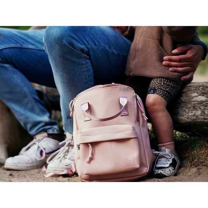 Iki gyermek hátizsák